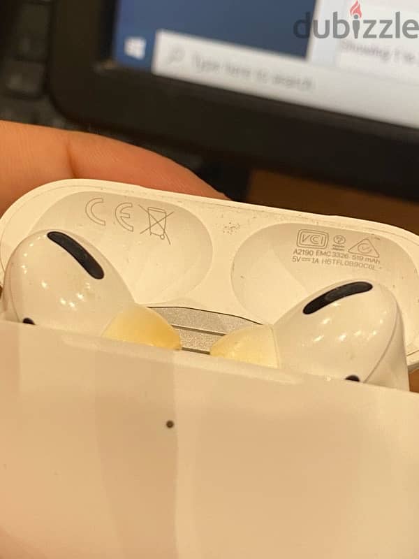 Air pods pro original with box ايربودز برو اوريجنال 3