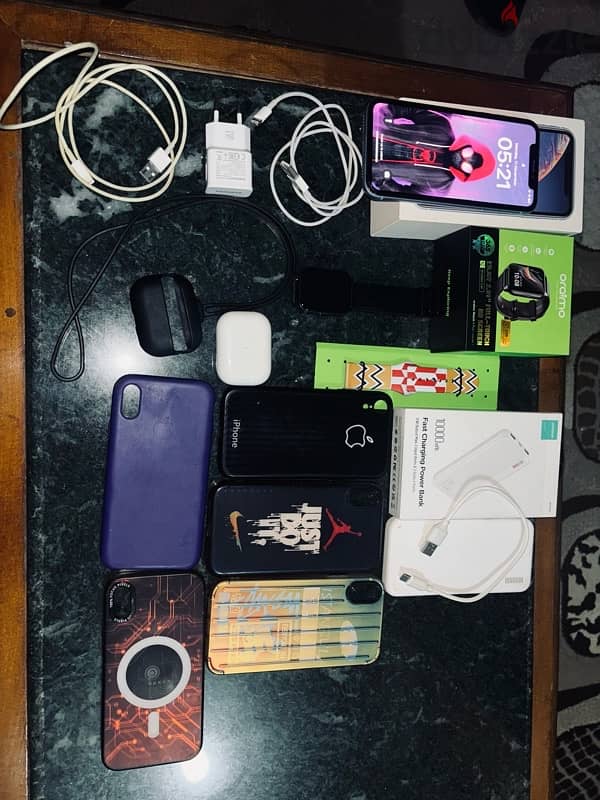 IPHONE XR 64GB + oraimo 4plus + 12W POWERBANK + JOYROOM AIRPODS 1