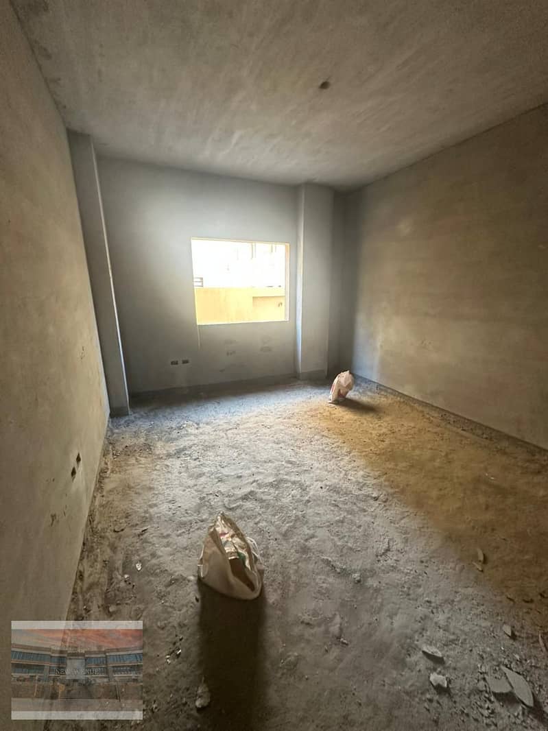 Apartment ground floor with garden for sale in Al narges 5