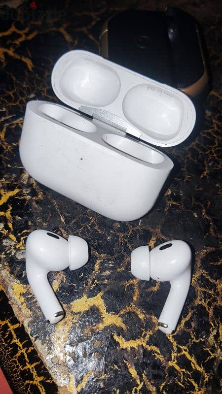 Airpods pro 2 like new  سماعة ايربودز برو ٢ بحالة ممتازة 3