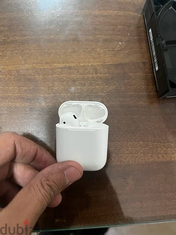 Airpods Gen 1 and Case 1