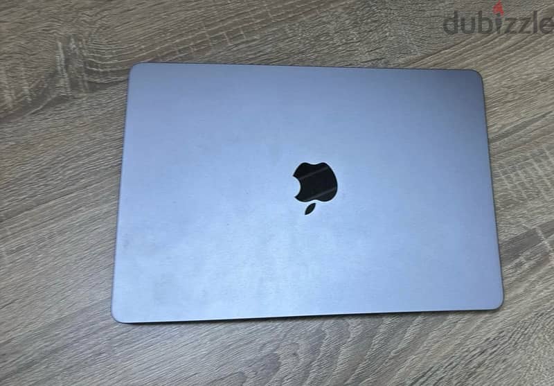 MacBook Air m2 like new 1