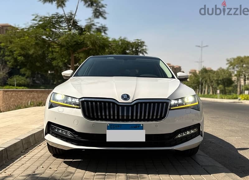 Skoda Superb 2021 ambition 0