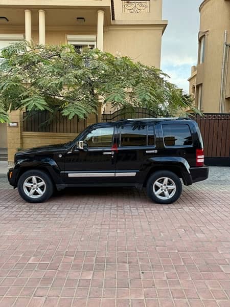 Jeep Cherokee 2009 4