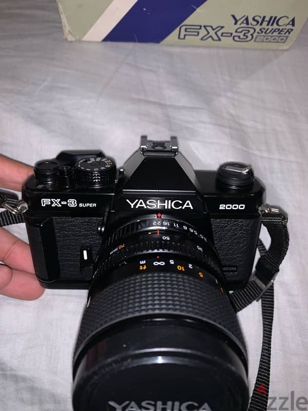 yashica fx-3 super 2000 ML. zoom 35mm-70mmf3,5-4.8 lens 7