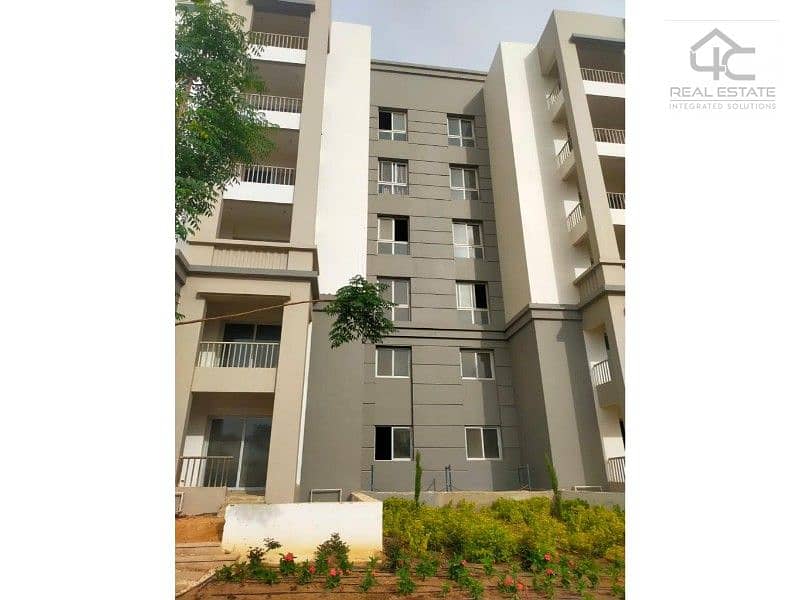 Apartment 147m In Greens 3 Rooms Lowest Total And Over In Market View Club And Landscape prime location In Hyde Park Fifth Settlement 0