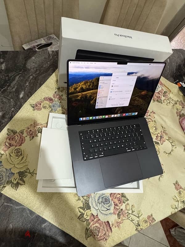 Macbook Pro M3pro 16 Inch جديد تماما مشحون ٨ مرات بدون خدش بكل حاجته 2