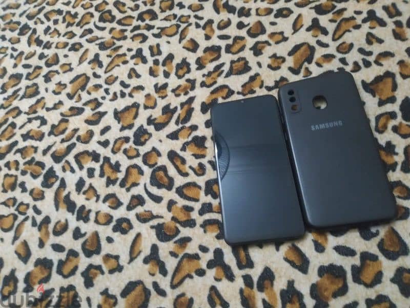 Samsung Galaxy A10S 32gb blue. 2