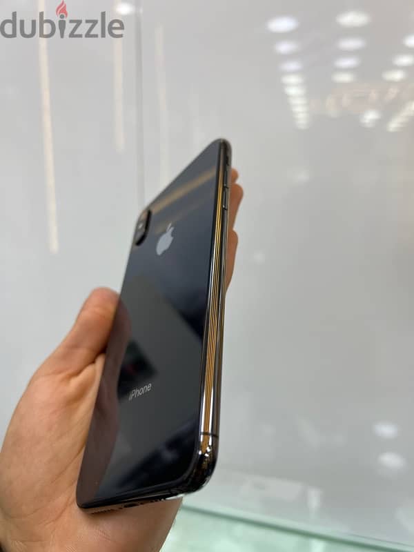 xs max 91% 64G مع الكرتونه 3