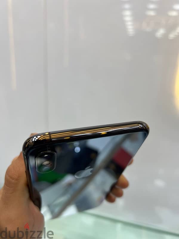 xs max 91% 64G مع الكرتونه 4