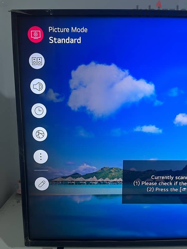 UHD LG TV in a perfect condition with a smart remote 10