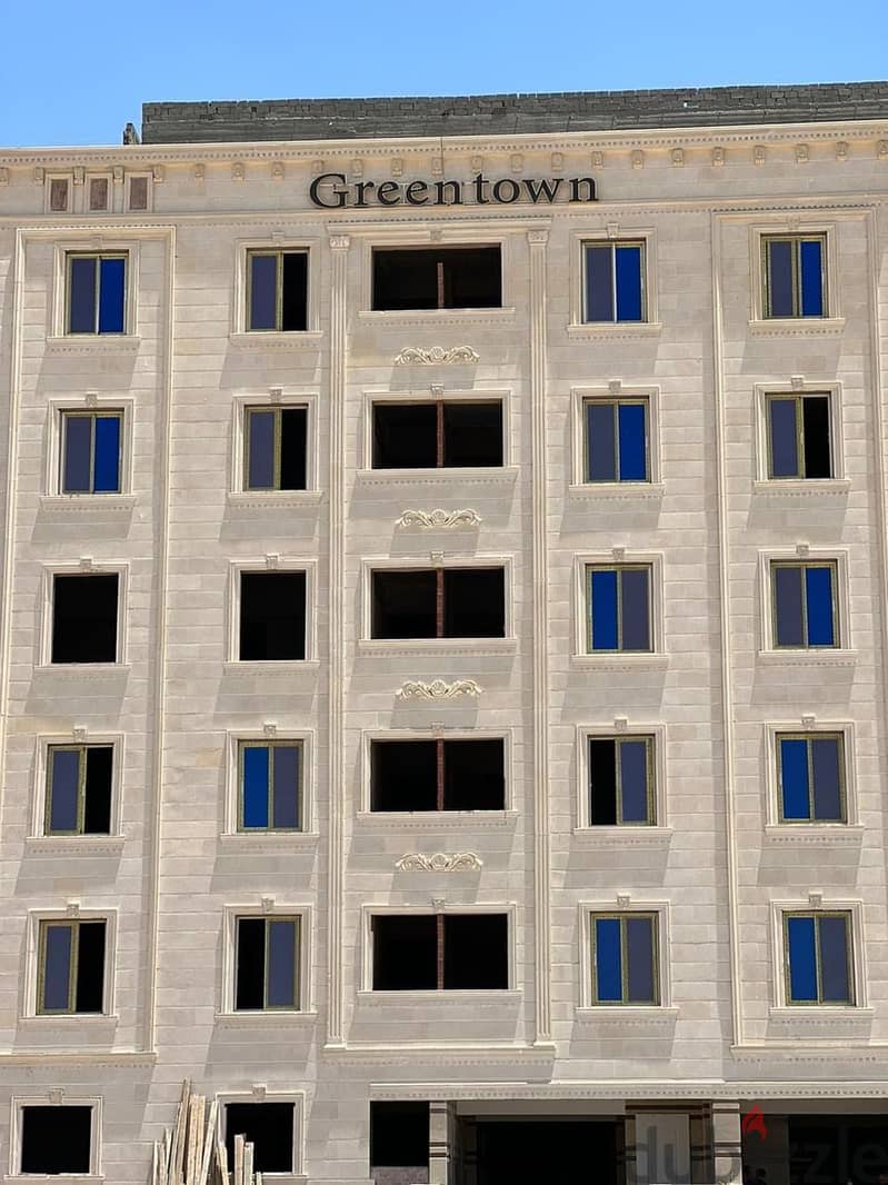 شقة للبيع 100 متراستلام فوري في أرقي كمبوند Green Town في حدائق أكتوبر 3