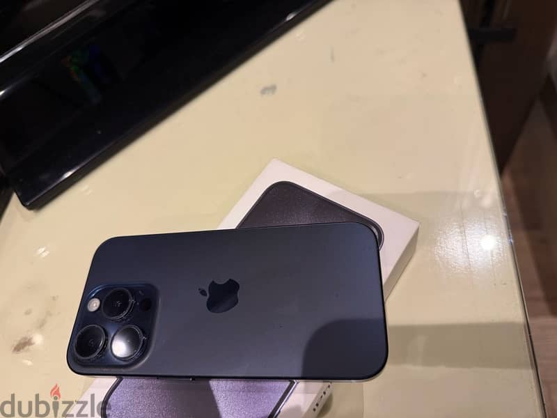 IPhone 15 pro 256 GB 1