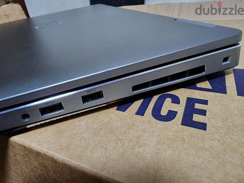 عملاق الجرافيك  Dell Precision 7740 core i9 9880H 4K Rtx 5000 16g 7