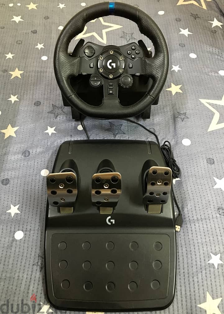 Logitech G923 Racing Wheel + Pedals 5