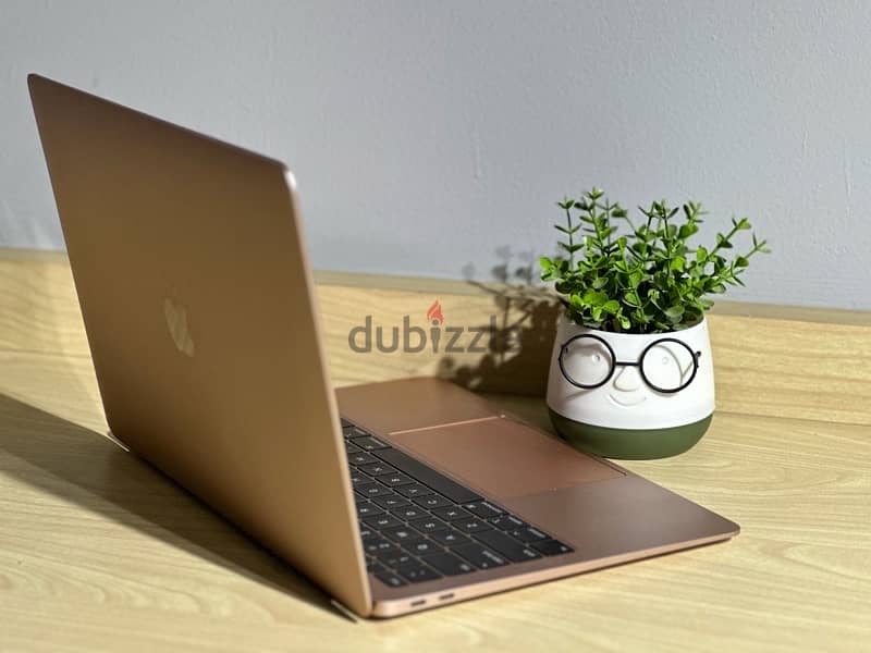 Macbook Air 2019 Gold 2