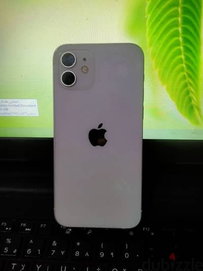 iPhone 12 خطين