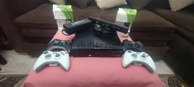 Xbox 360 1 Tera + 4 Controller + Kinect + Extra batteries + Games