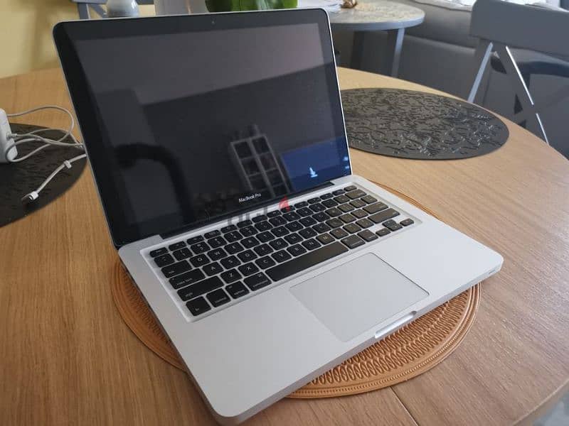 حالتة زيرو لابتوب ابل Apple MacBook Pro بمواصفات ممتازة 0