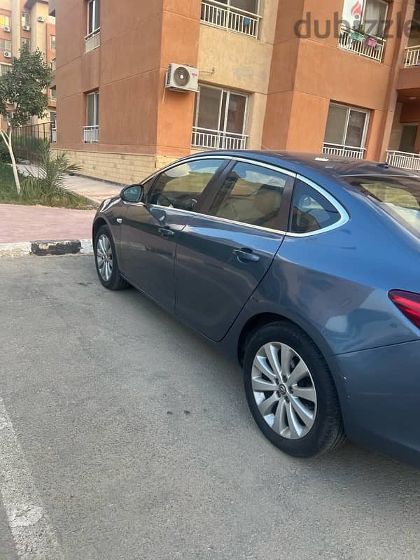 Opel Astra 2017 1