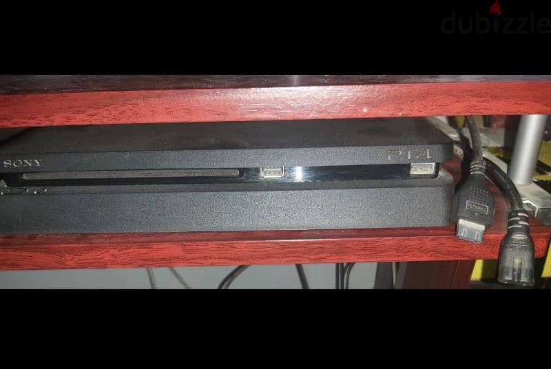 PS4 Slim 500gb جميع مشتمالاته اصلية 3