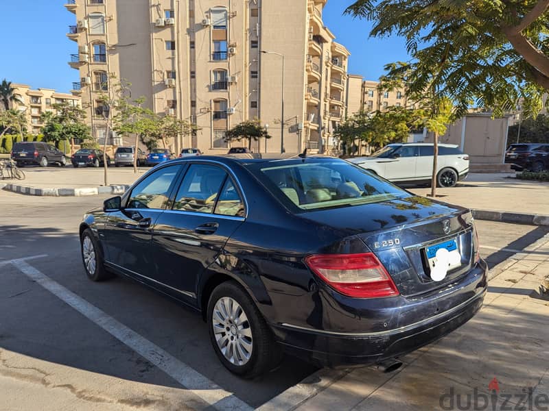 Mercedes-Benz C250 2010 4