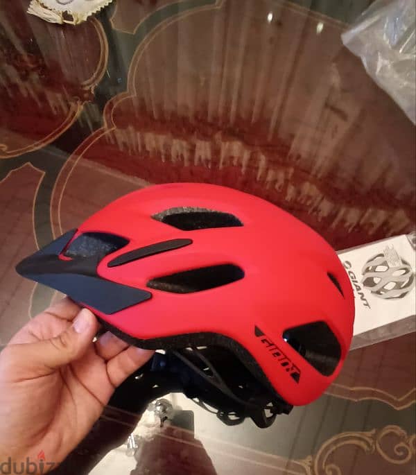 Giant helmet خوذه جيانت 0