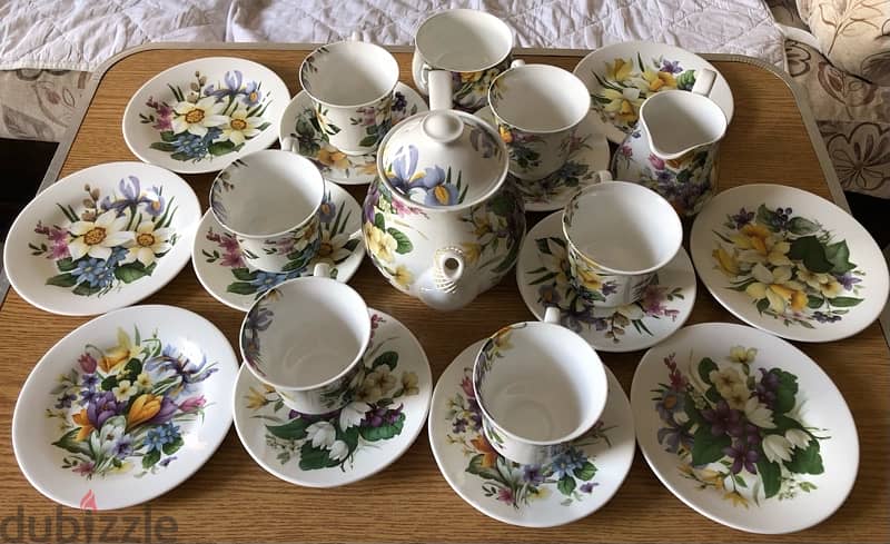 English Elizabethan hand decorated tea Cups 16