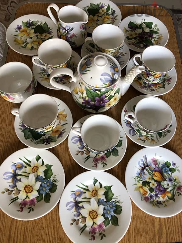 English Elizabethan hand decorated tea Cups 17