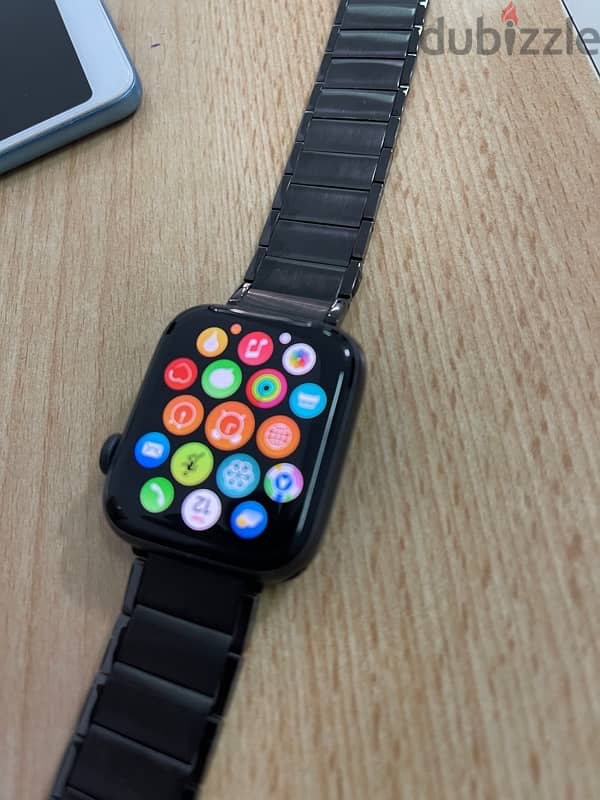 Apple Watch series 5 44MM 1