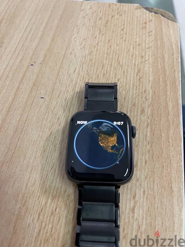 Apple Watch series 5 44MM 3