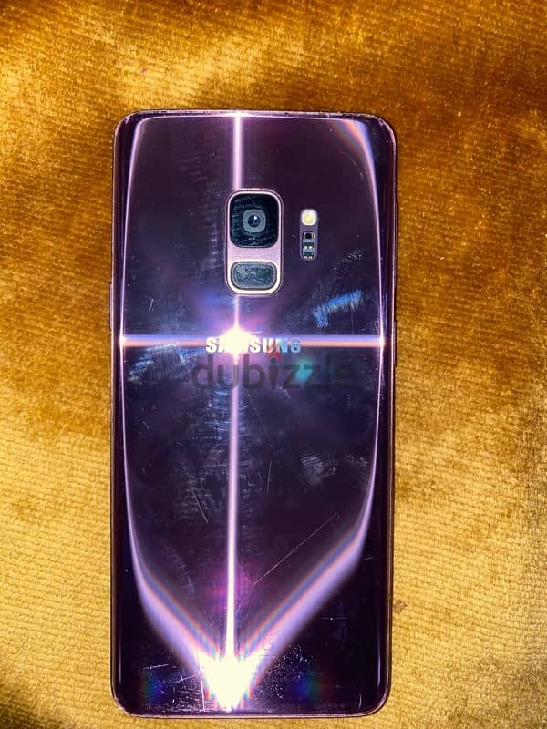 هاتف samsung s9 بحالة جيدة جداً 0