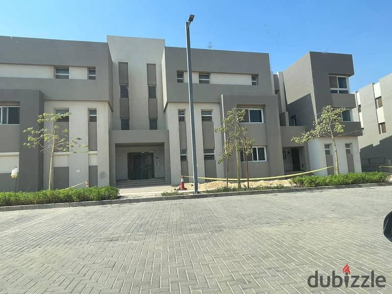 "Receive immediately a 393 sqm Twin House in the heart of Sheikh Zayed, next to Al Rabwa Compound, with installment payments in Etapa. " 19