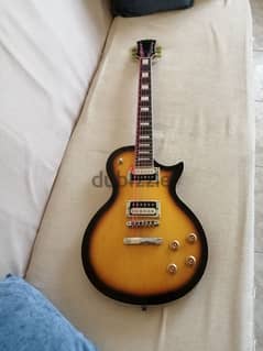 جيتار les paul بالورق بتاعه 0