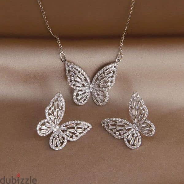 butterfly necklace 0