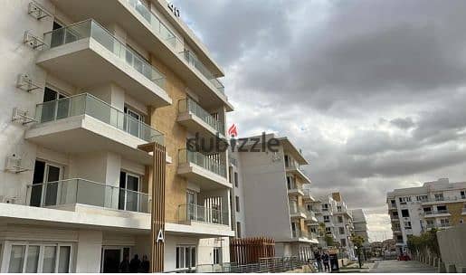 An apartment at a special price behind Mall of Arabia and the Shooting Club in ICITY MOUNTAIN VIEW with installment options. 11