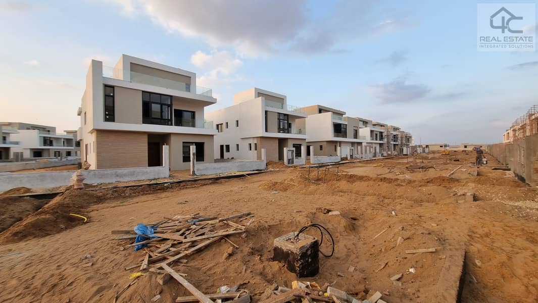 townhouse 250 m ready to move with instalments on open view villas and landscape at the lowest price in the market in Hyde Park Fifth Settlement 5