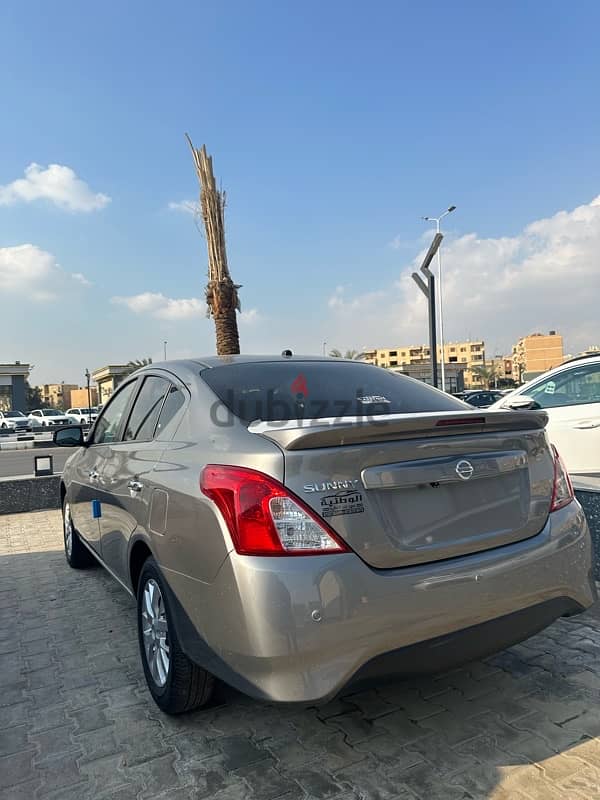 Nissan Sunny 2025 4