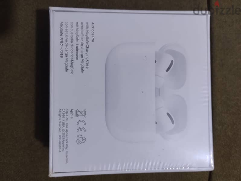 للبيع سماعه AirPods Pro 4