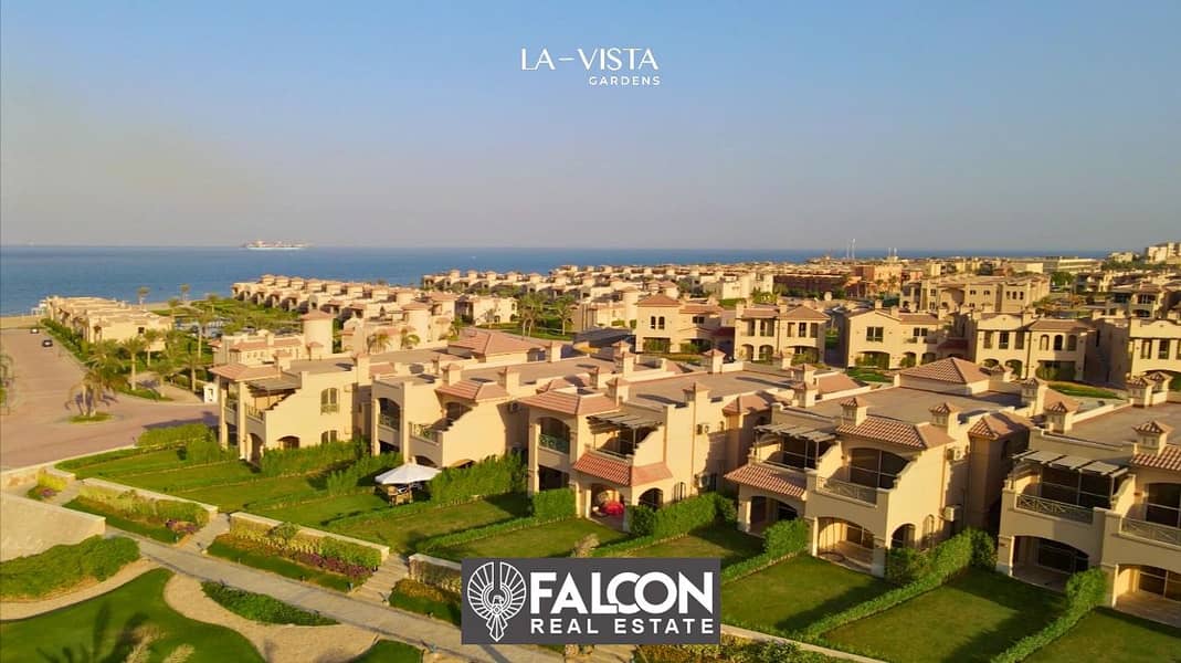 شاليه 150م للبيع استلام تشطيب الترا سوبرلوكس sea view في لافيستا جاردنز العين السخنة lavista gardens 0