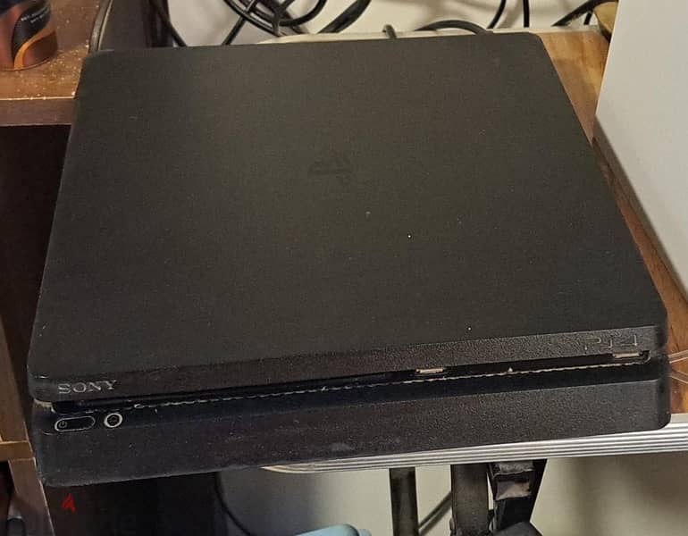 PS4 Slim 0