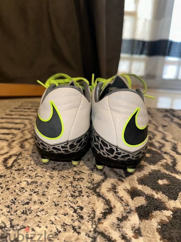 nike football shoes used like new size 43 hyper venom limited edition 5