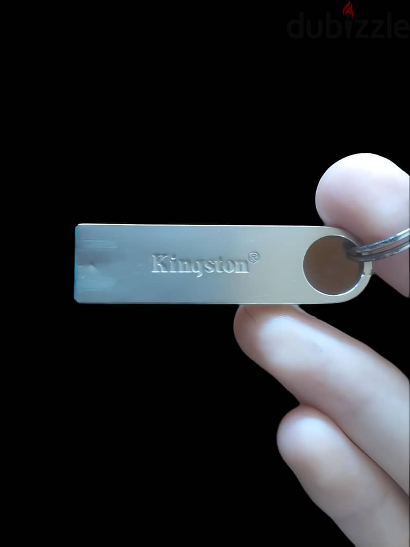 فلاش KingSton 8G بسعر ٢٠٠ جنيه 0