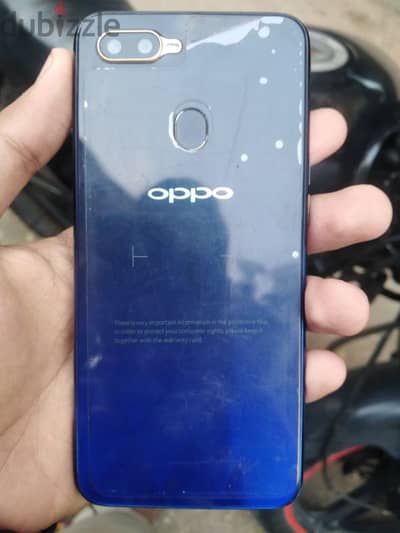 هاتف OPPO F9 بحالة ممتازة جدا وعلى التجربة