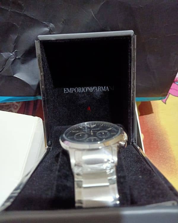 ساعه  Emporio Armani جديده لم تستعمل بكل مشتملاتها 14