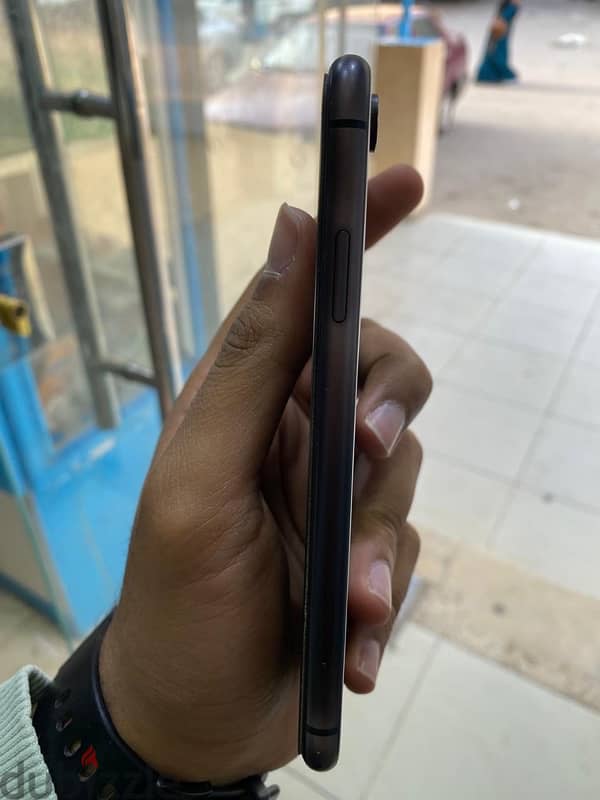 iPhone XR 8