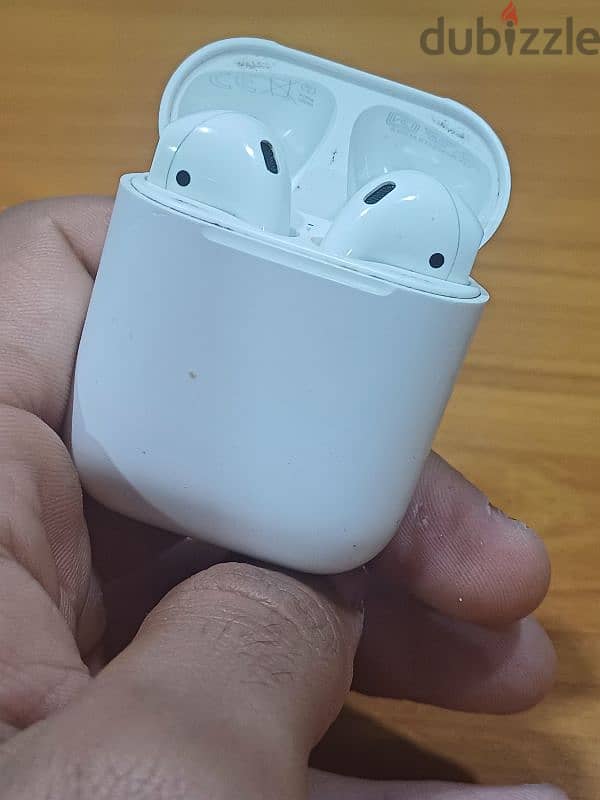 Apple AirPods Gen 2 0