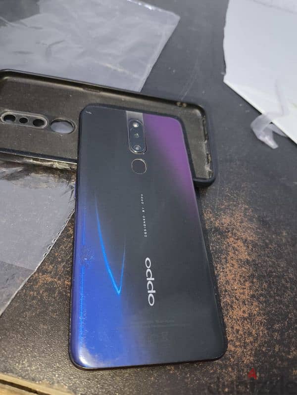 للبيع oppo f11 pro 4