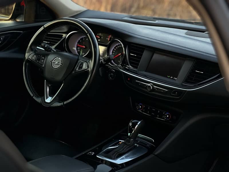 Opel Insignia 2019 13