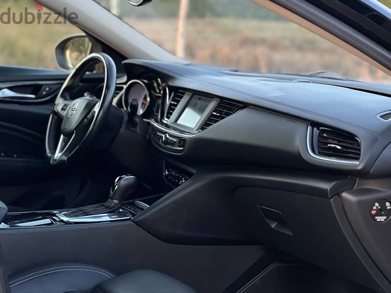 Opel Insignia 2019 18